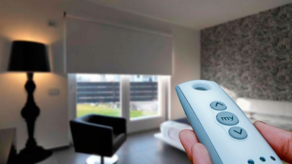 Cómo funcionan las cortinas enrollables motorizadas